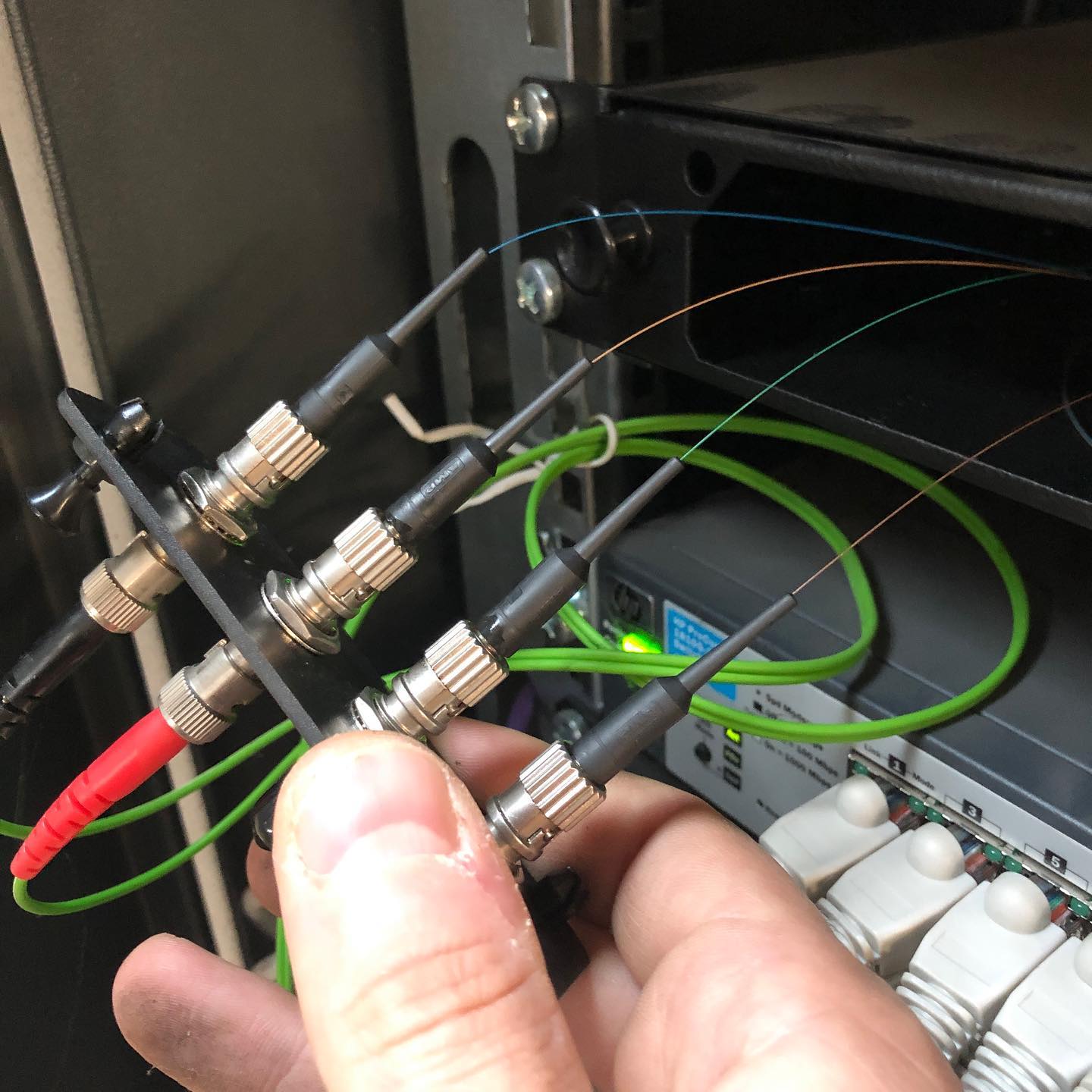 La #sicurezza a volte corre nella luce. #videosorveglianza #videosorveglianzabologna www.emiltronica.it