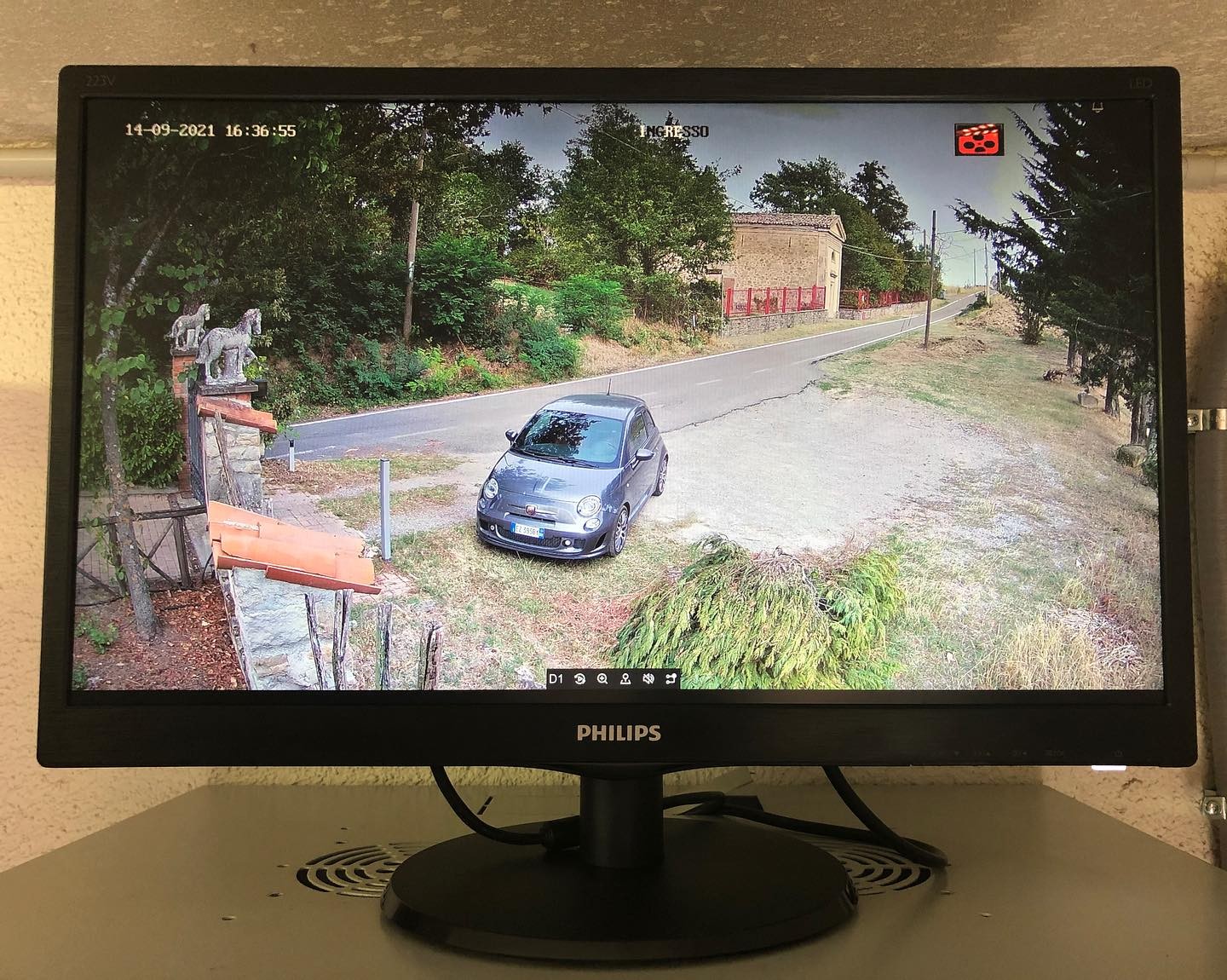 Una finestra in 4K. Richiedi la tua soluzione #tvcc @emiltronica_srl www.emiltronica.it #impiantisicurezza #impiantivideosorveglianza #cctv