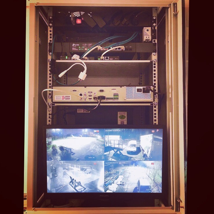 Richiedi la tua soluzione di #controlloperimetrale e #videosorveglianza a @emiltronica_srl www.emiltronica.it #videosorveglianzabologna