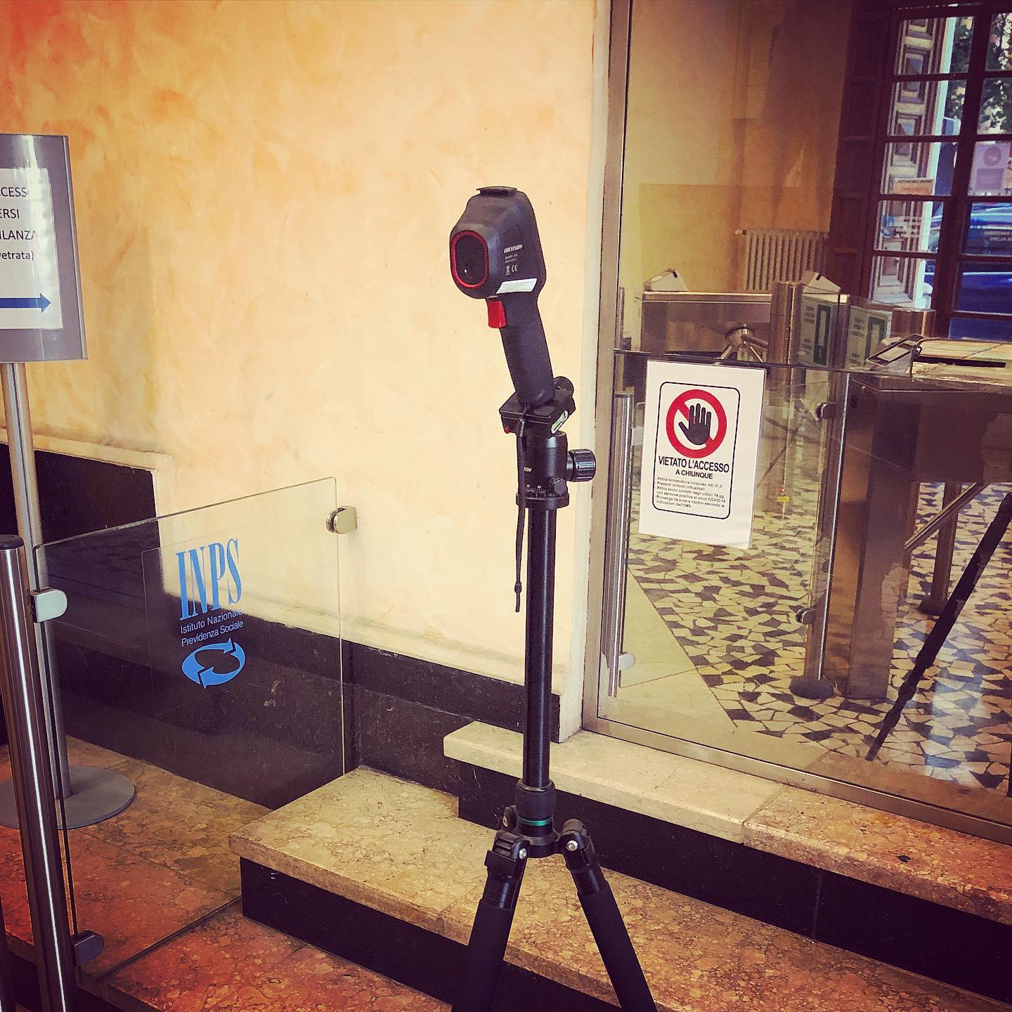 Emiltronica Srl : fornitura #termoscanner per enti pubblici. @hikvisionitaly @emiltronica_srl #controllotemperatura #covid_19 #covid_19 #sicurezzabologna #termoscannerhikvision